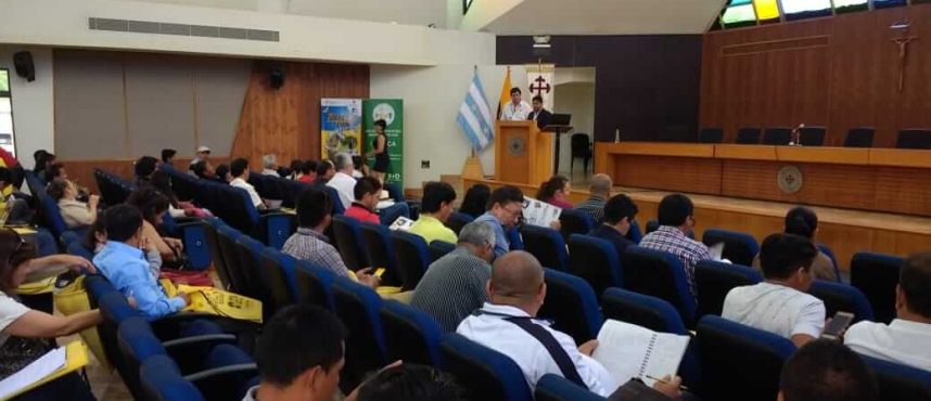 1er Tour Internacional Apícola en Guayaquil, Ecuador.