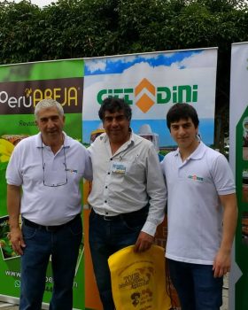 Con el Ing. Luis Grijalva, propietario de una de las más importantes empresas apícolas de Ecuador